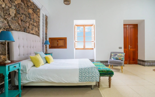 Aparta-Suite El Charco