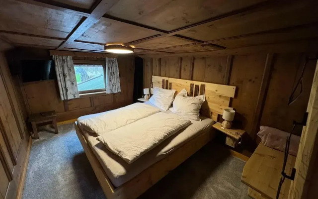 400 Year old Rustic House