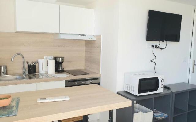 Superbement rénové studio duplex Vieil Antibes