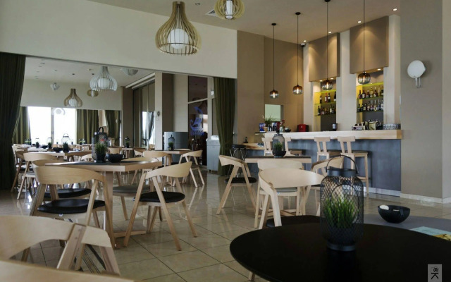 Hotel Avra by Smile hotels