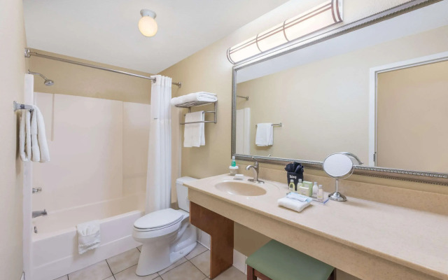 Hawthorn Extended Stay by Wyndham Rome