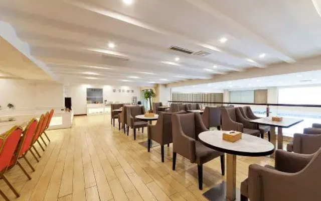 Starway Hotel
