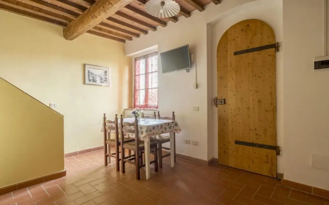 Splendid Villa in Montespertoli With Swimming Pool, Garden
