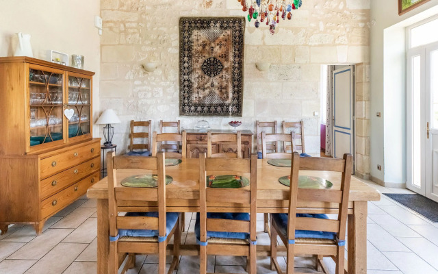 Attractive castle in Cezac with private pool