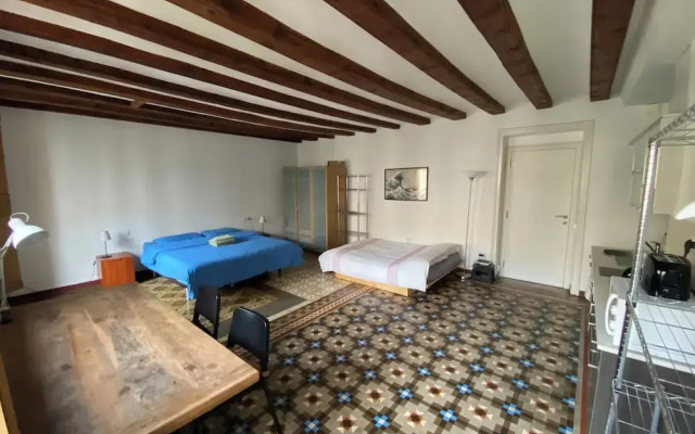 Lovely 2-bed Apartment in Barcelonas Best Location