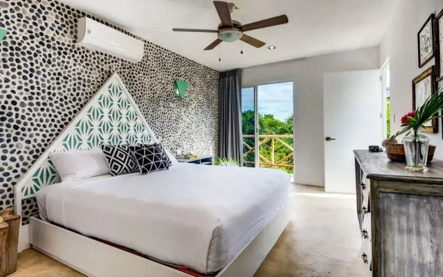 Aura Sunny 1 bedroom suite near beach