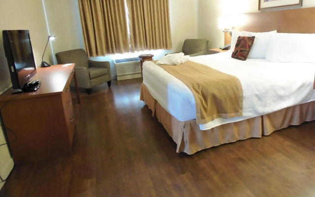 Rosslyn Inn and Suites