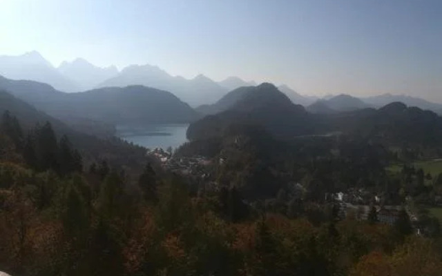 House L.A. Apartments