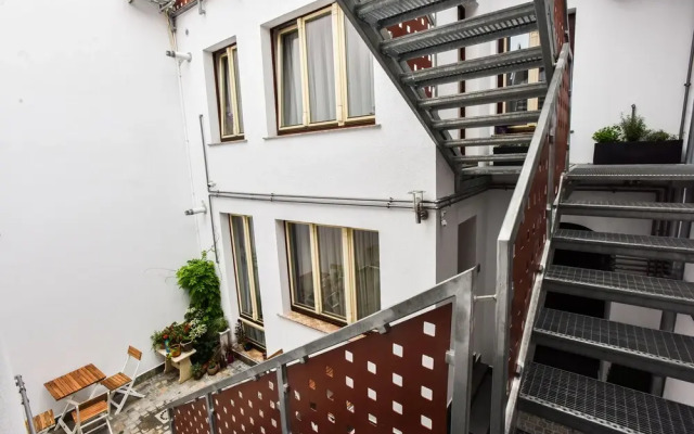 YellowBoot Aparthotel