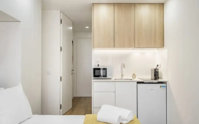 Santa Barbara Flat by Minhos Guest