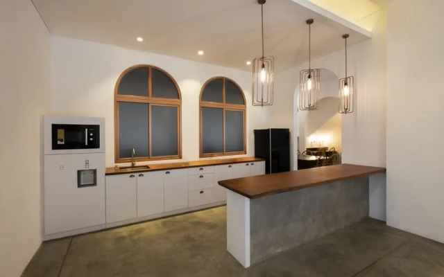 KINI Luxury Capsule - Hostel