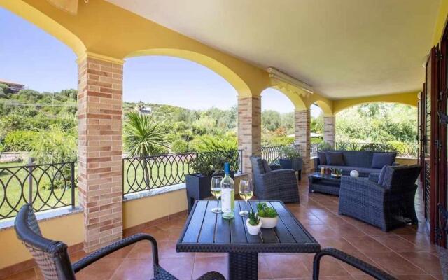 Alghero Villa Mistral per 7 persone Terrazza BBQ AC WiFi