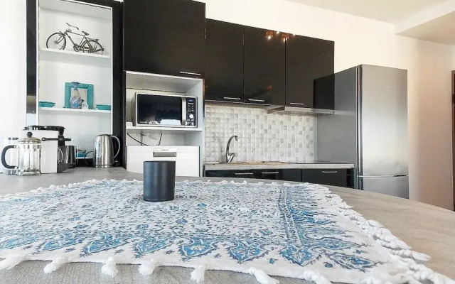 Stylish 2 Bedroom Apartment Spectacular Sea View