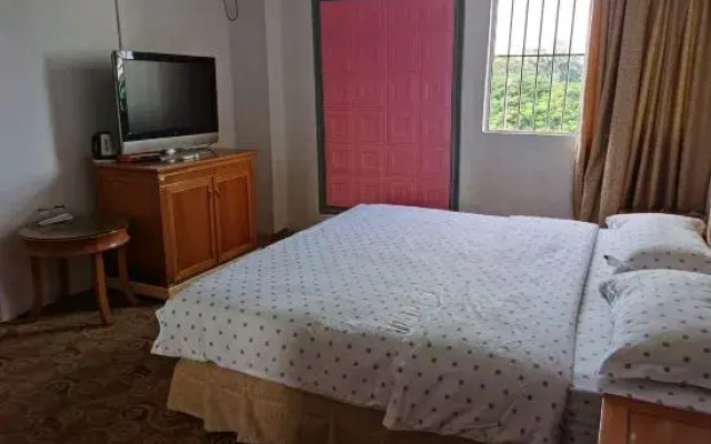 Dongguan Town Inn