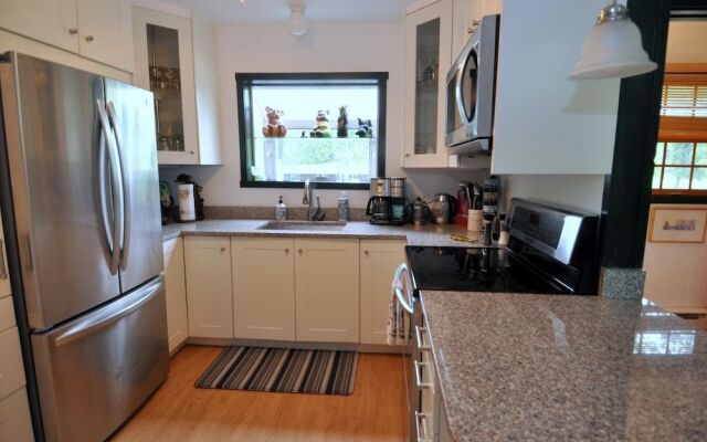 River Time Cabin -time Floats Away!