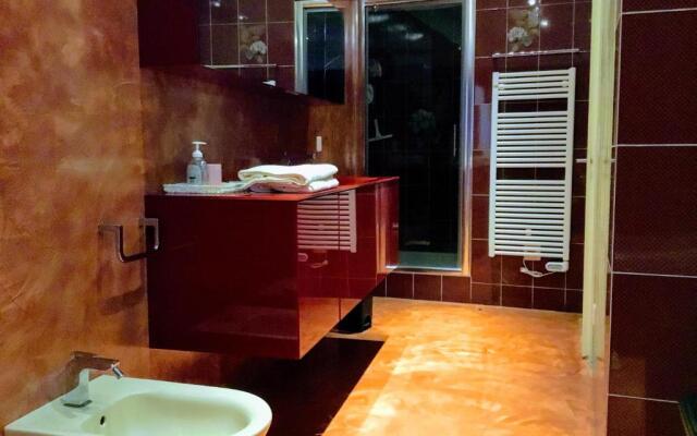 Central lakefront apartment