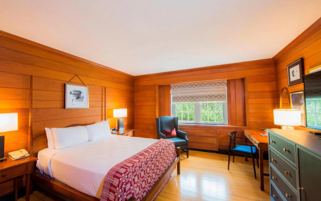 Williamsburg Lodge, Autograph Collection