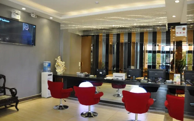 Juli Hotel (Juhua Village Airport Bus Stop)