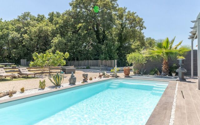 Serene Villa in Saint-Victor-la-Coste with Private Pool