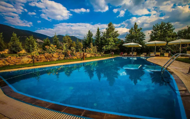 Vitina House Forest Resort