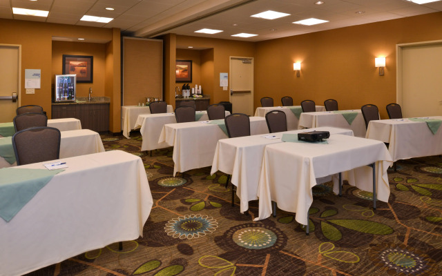 Holiday Inn Express & Suites Pocatello, an IHG Hotel