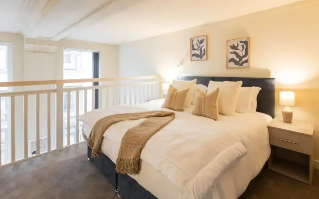 Host Stay Athenaeum House