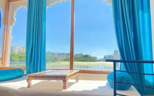 Natural Lake View Hotel