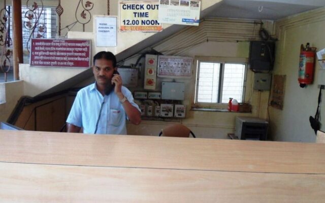 Hotel Monica Lodging And Bording