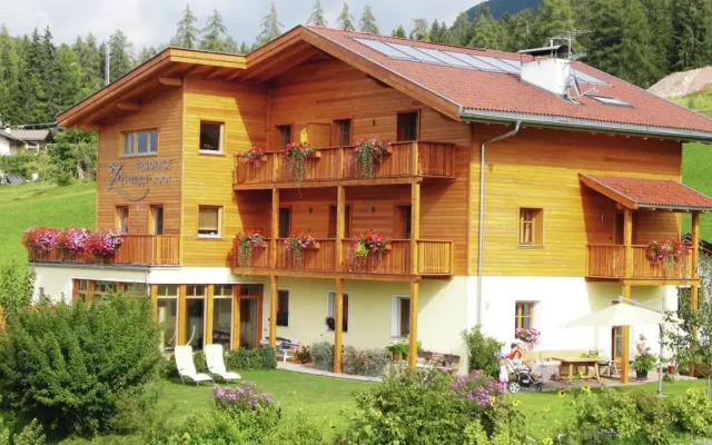 Residence Zirmer Wohnung Wasser