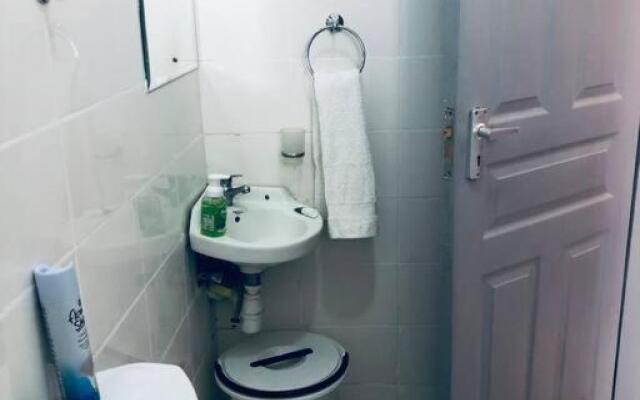 Cozy G54 Studio Apt with free WiFi & parking…