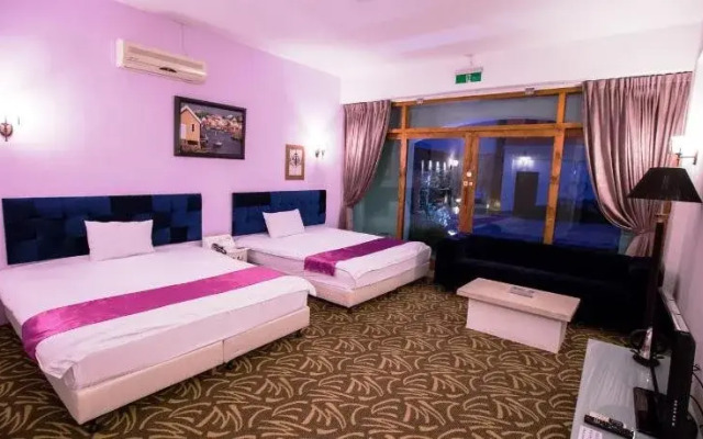 Rainbowtown Hotel