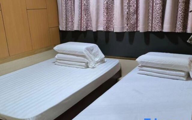 WIDE EVER HOSTEL (Mongkok MTR Exit E1)