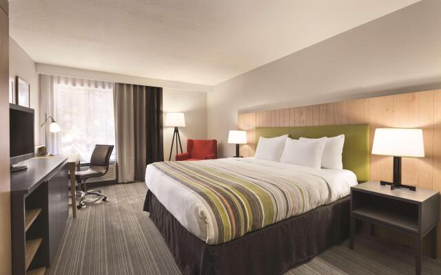 Country Inn & Suites by Radisson, Valparaiso, IN