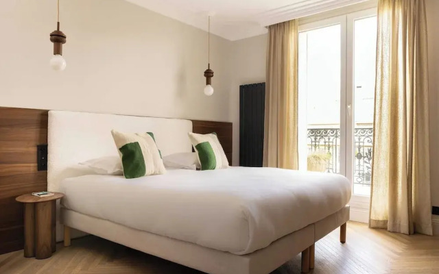 Apartment for 8 People in Grenelle