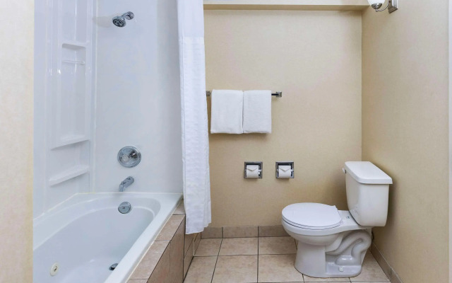 Comfort Inn & Suites Downtown Edmonton