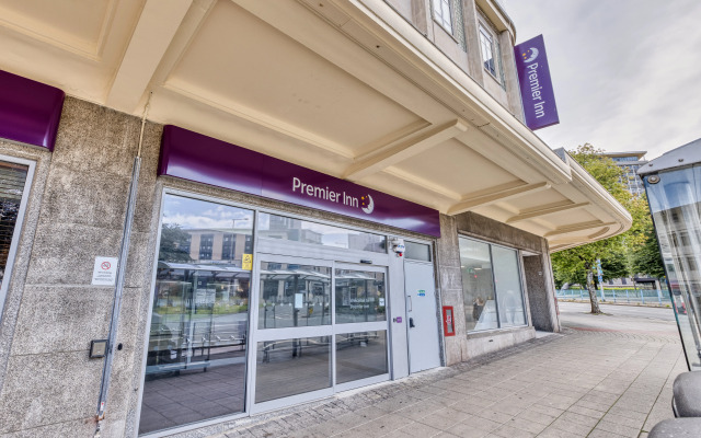 Premier Inn Premier Inn Plymouth City Centre (Derry's Cross)