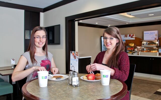 Holiday Inn Express Hotel & Suites Waterloo - St Jacobs by IHG