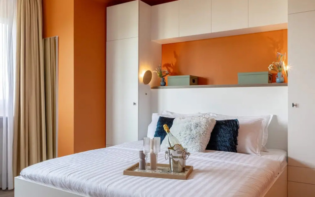 Playful & Bright 1BR near The Faculty of Law