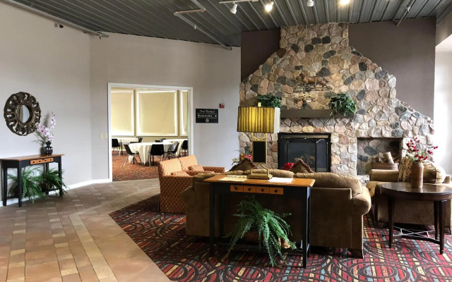 HomeTown Inn & Suites