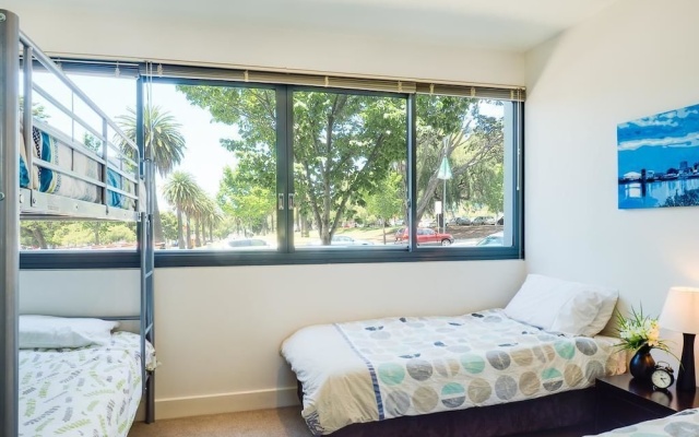 Waterfront By Gold Star Stays – Guest Rooms – Geelong