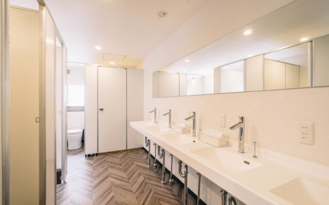 R Hostel Namba South