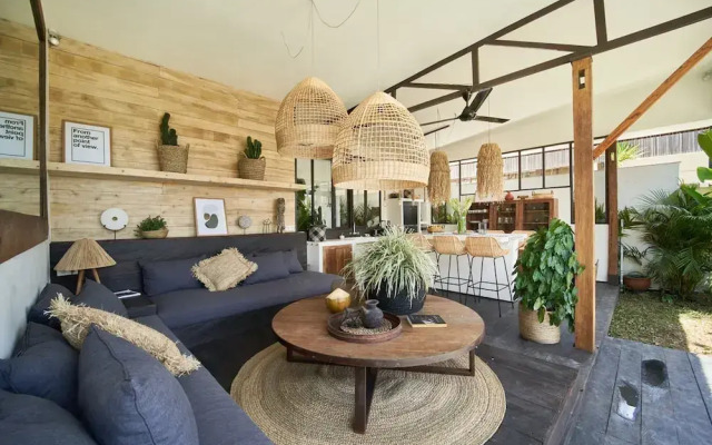 Fabulous 3BR Boho-chic Style, Umalas With Staff