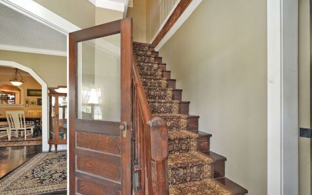 The Wayward Traveler's Inn