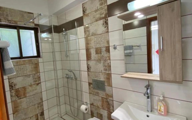 Pleasing apartment in Mpenitses with terrace