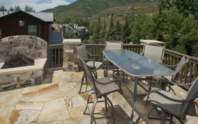 Cascade Village Chalet