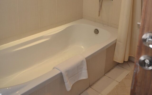 Al Reef International Hotel