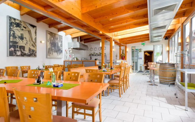 Meyers Gasthof, Fam. Orthacker