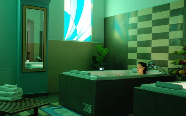 EA Hotel Downtown