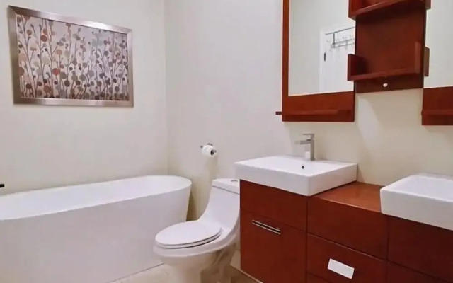 Champlain Condo 202