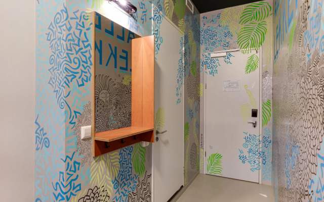 ClinkNOORD - Hostel